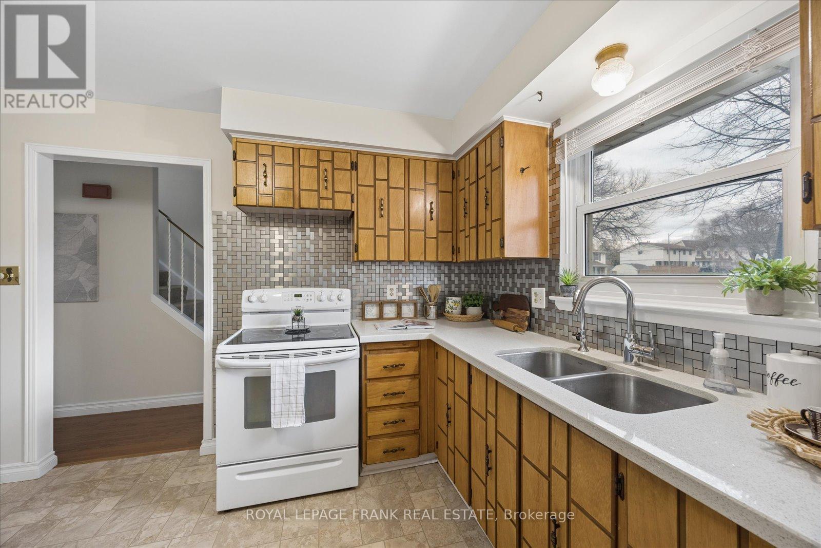 572 Camelot Drive, Oshawa, Ontario  L1K 1K4 - Photo 20 - E13066882