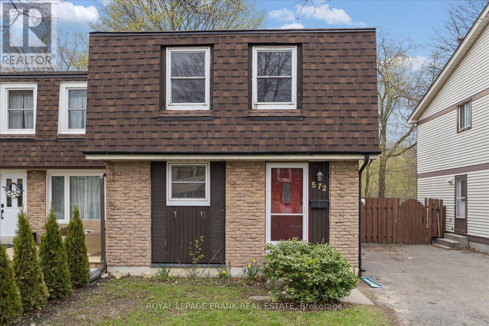 572 Camelot Drive, Oshawa, Ontario  L1K 1K4 - Photo 4 - E13066882