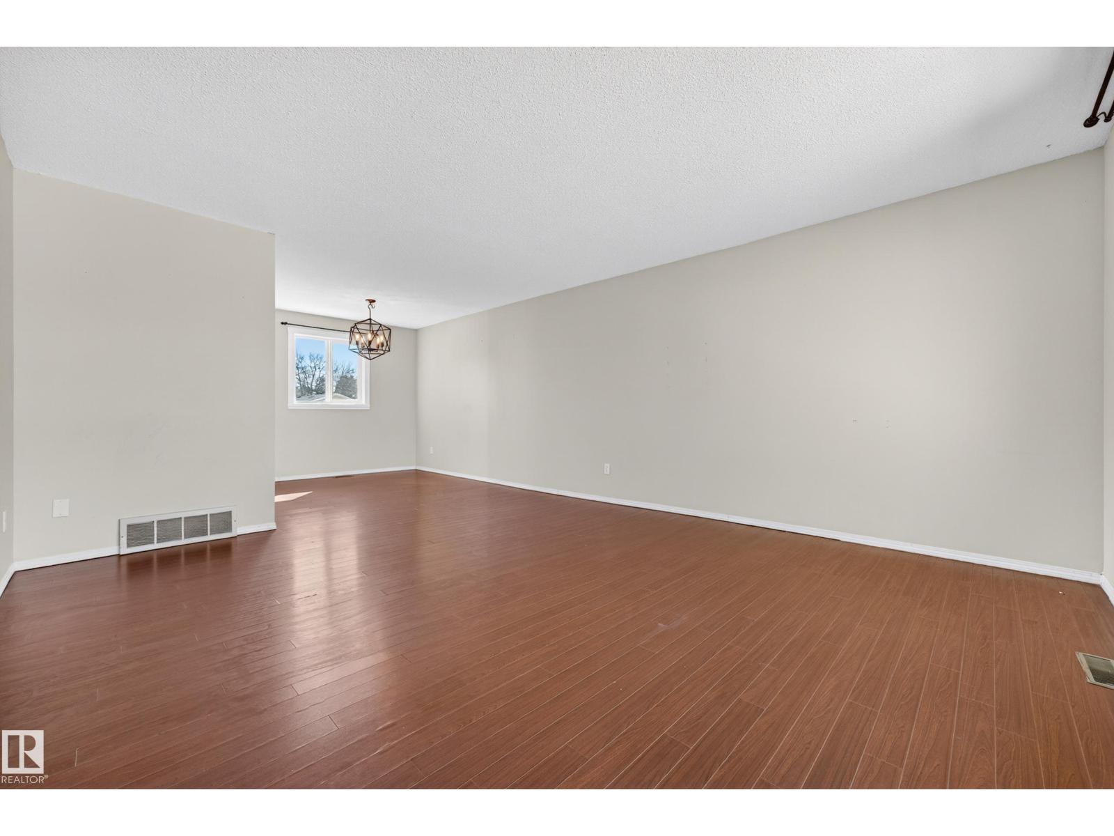 105 Mission Av, St. Albert, Alberta  T8N 2C5 - Photo 5 - E4485092