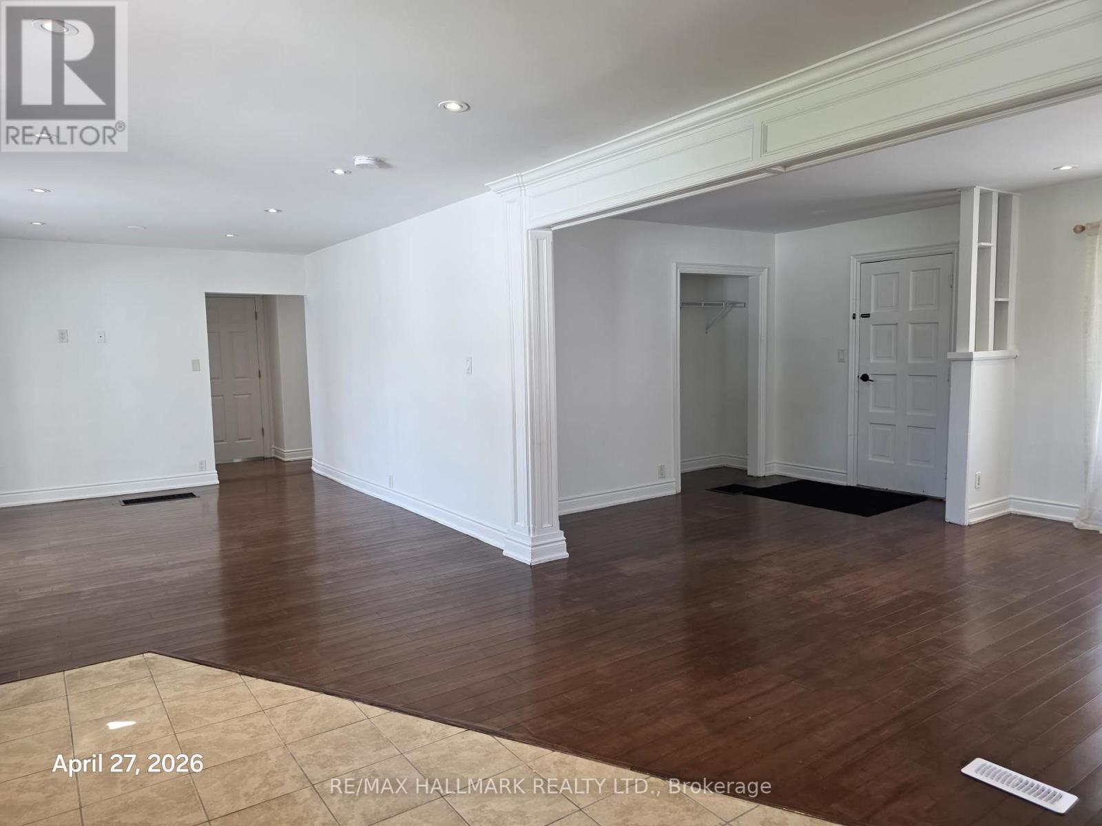 429 16th Avenue, Richmond Hill (Observatory), Ontario  L4C 7A7 - Photo 5 - N13066876
