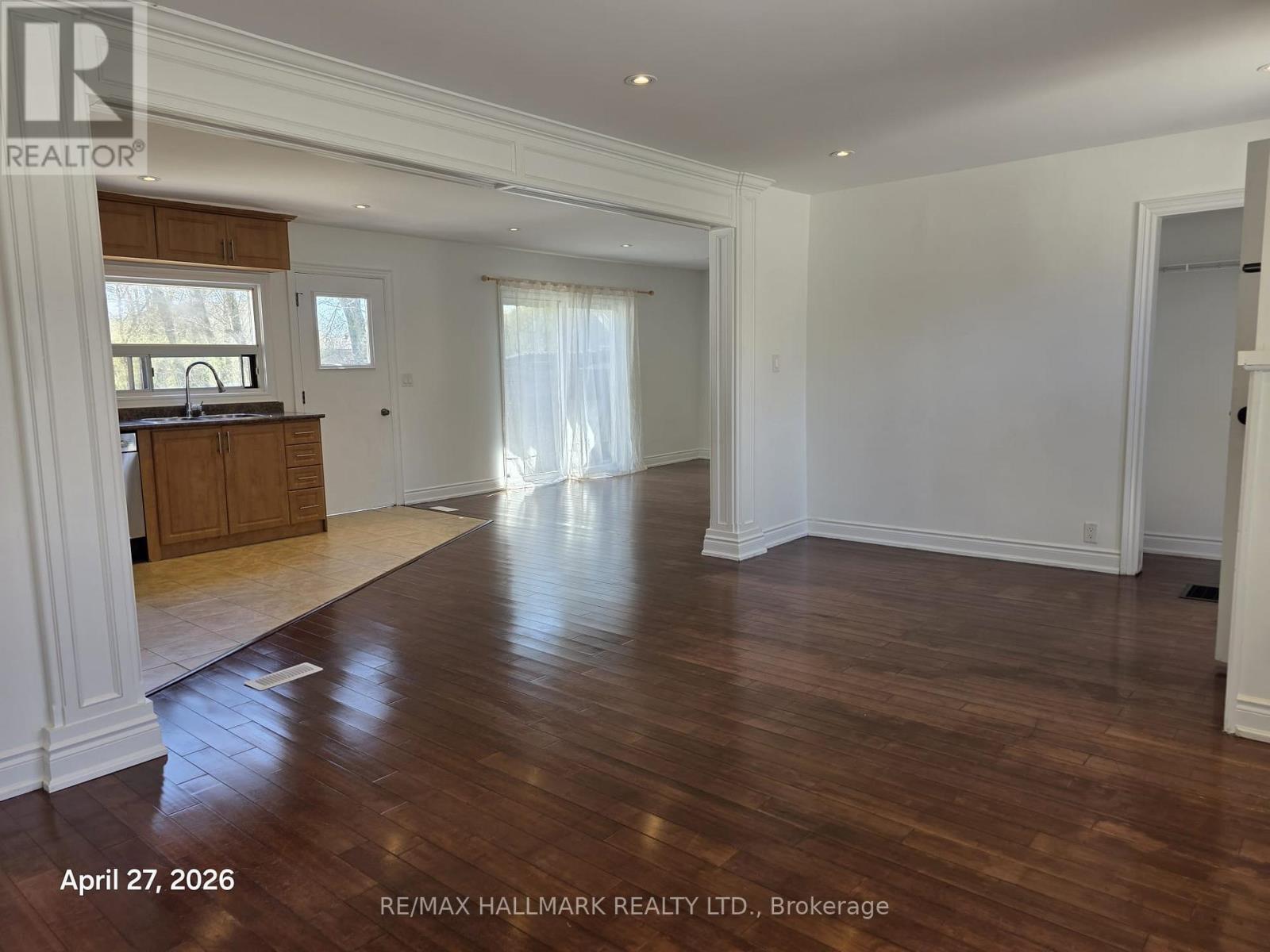 429 16th Avenue, Richmond Hill (Observatory), Ontario  L4C 7A7 - Photo 6 - N13066876