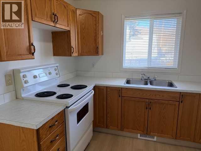 B, 5915 52 Avenue, Red Deer, Alberta  T4N 4K7 - Photo 3 - A2275966