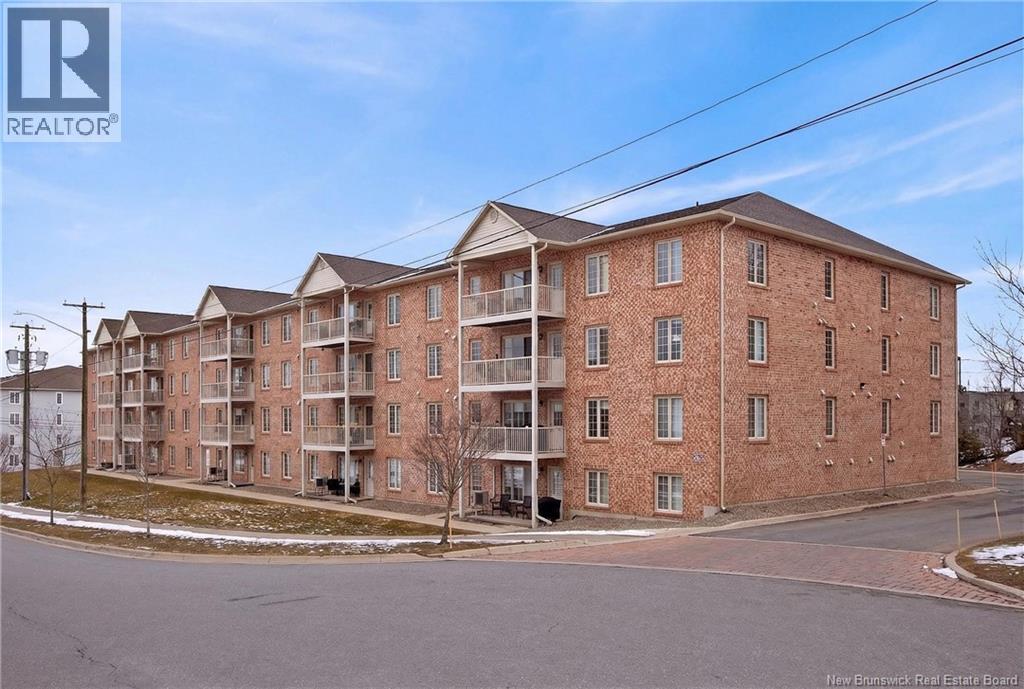 165 Valcour Drive Unit# 324, Fredericton, New Brunswick  E3C 0H5 - Photo 1 - NB136604
