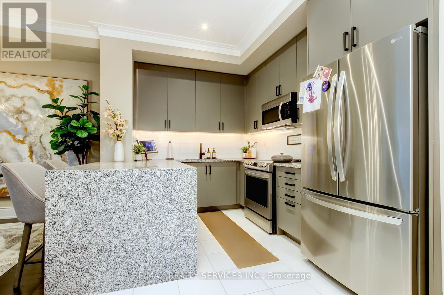 82 - 15 Lunar Crescent, Mississauga (Streetsville), Ontario  L5M 2R6 - Photo 6 - W13066862