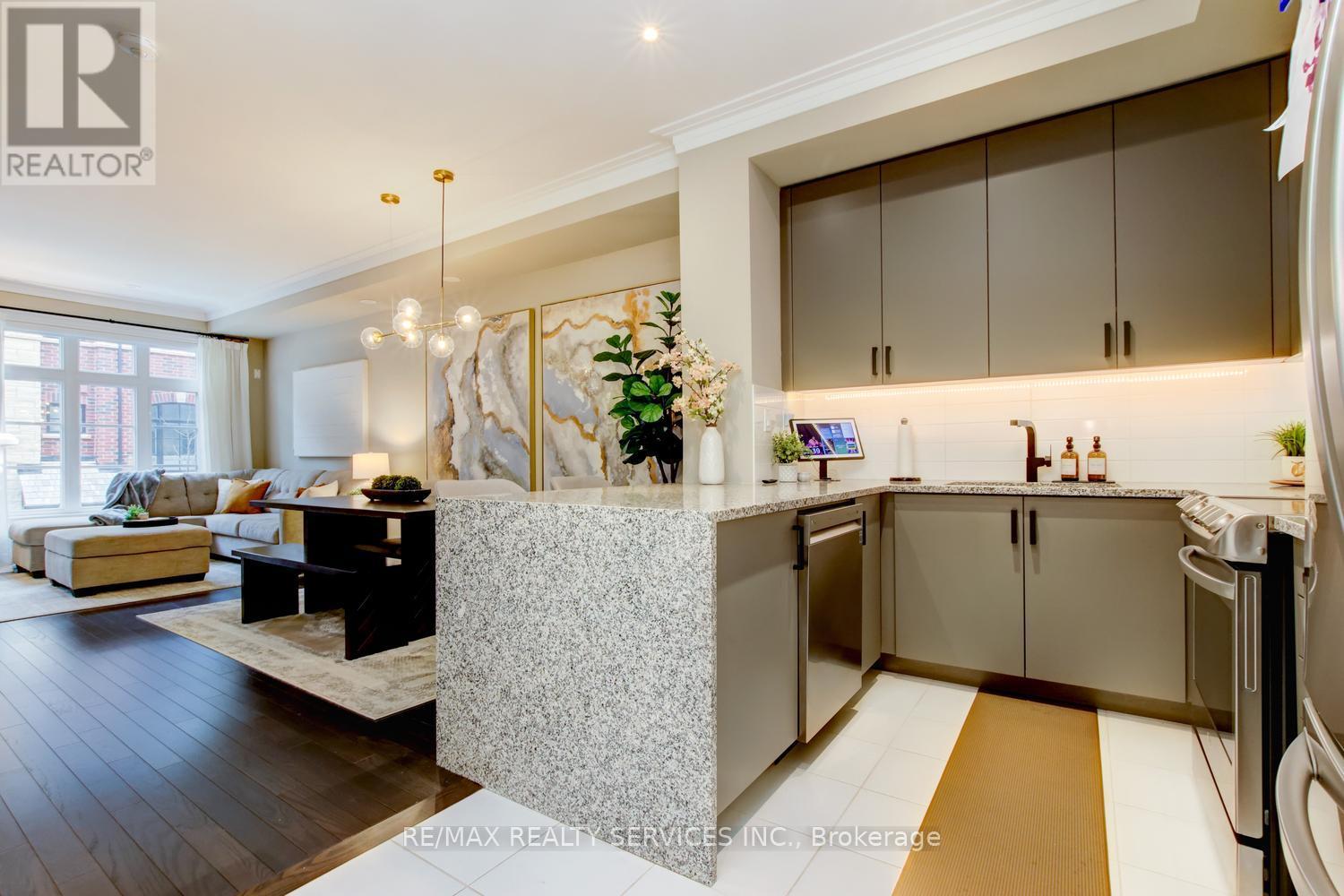 82 - 15 Lunar Crescent, Mississauga (Streetsville), Ontario  L5M 2R6 - Photo 7 - W13066862