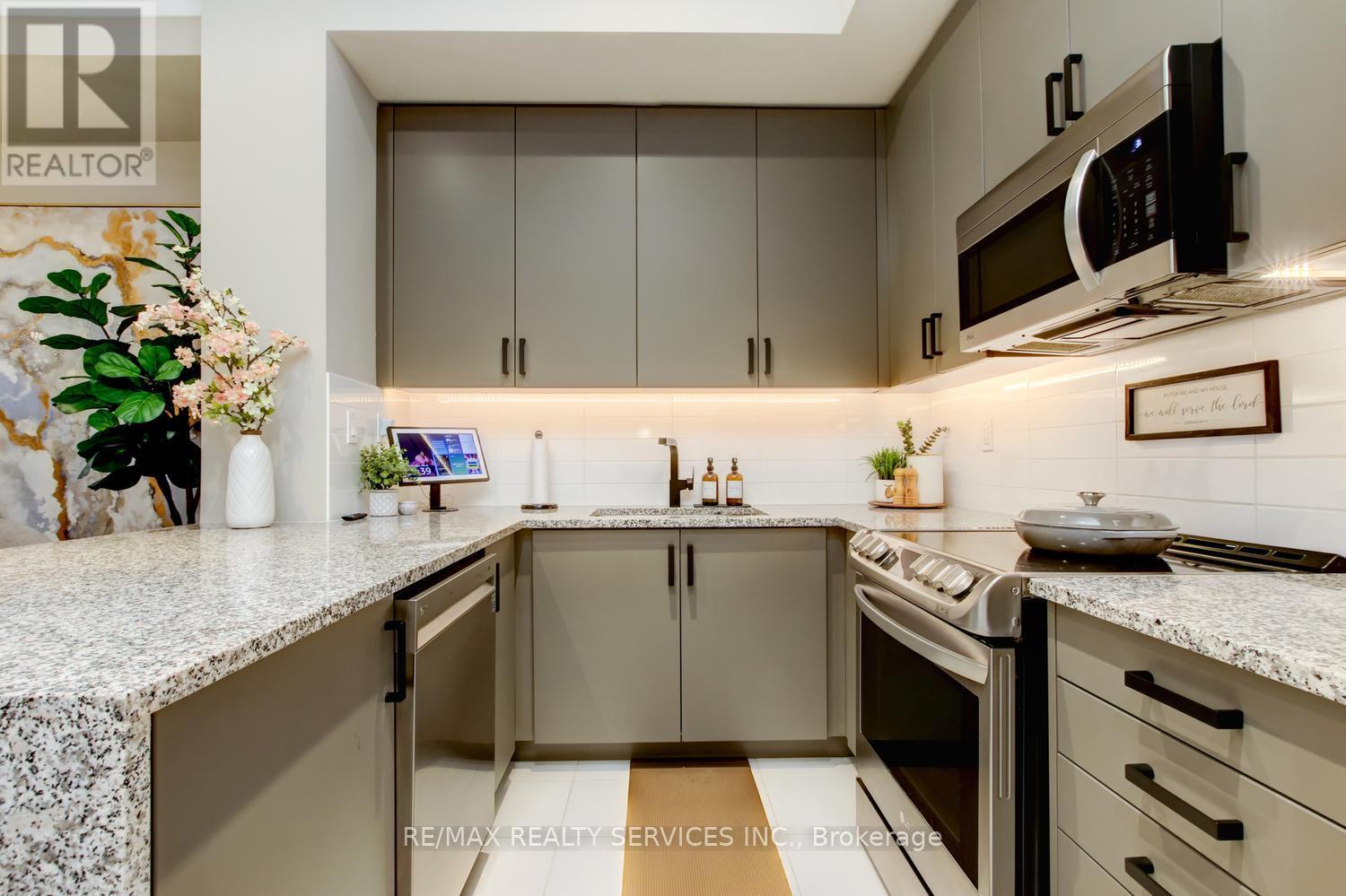 82 - 15 Lunar Crescent, Mississauga (Streetsville), Ontario  L5M 2R6 - Photo 8 - W13066862