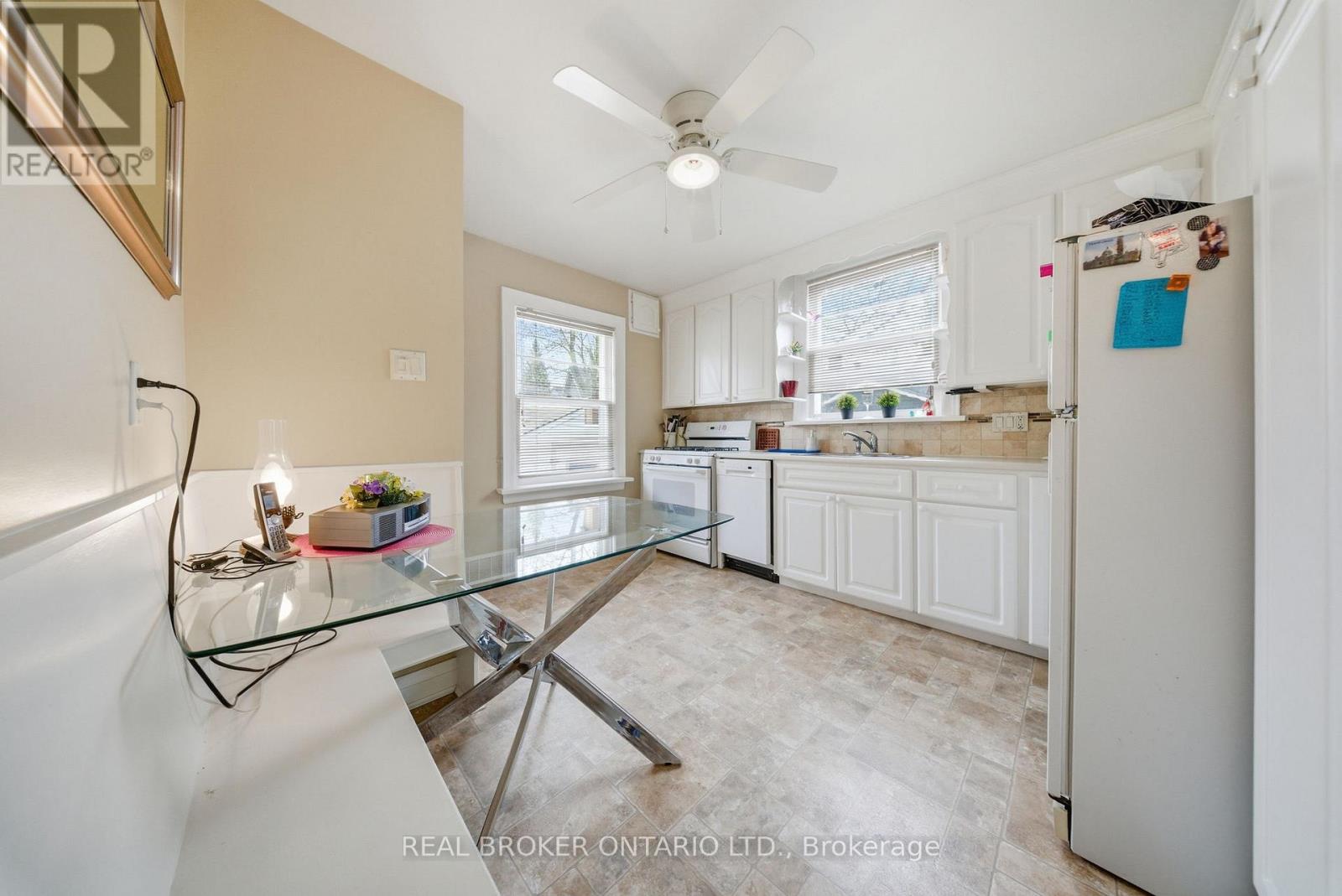 243 Sydney Street, Milton (Om Old Milton), Ontario  L9T 1E2 - Photo 11 - W13066886