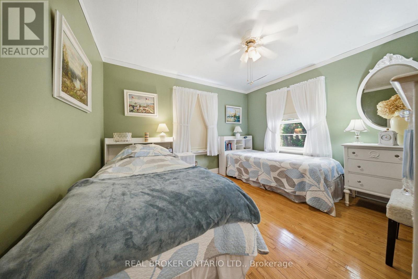 243 Sydney Street, Milton (Om Old Milton), Ontario  L9T 1E2 - Photo 16 - W13066886