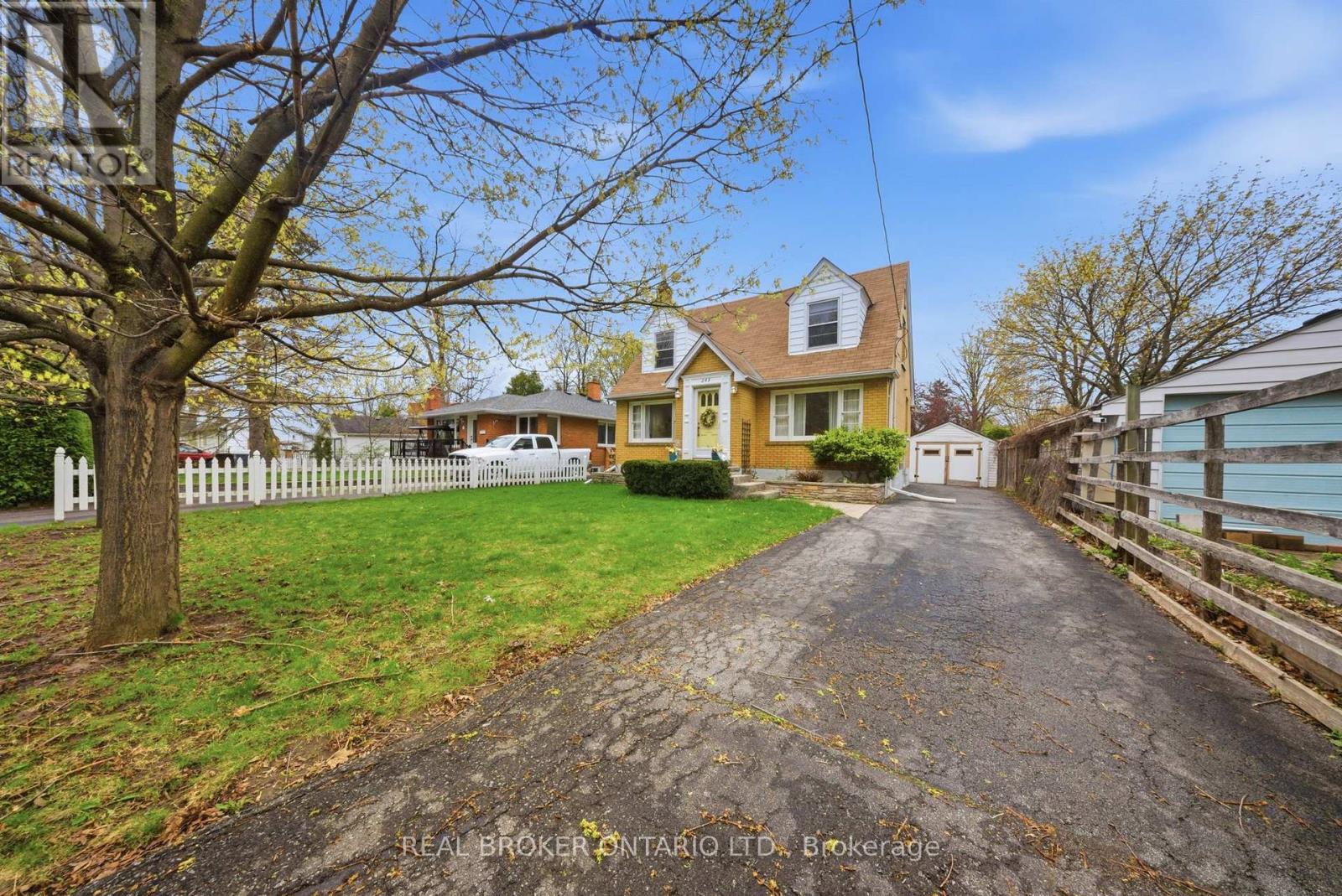 243 Sydney Street, Milton (Om Old Milton), Ontario  L9T 1E2 - Photo 3 - W13066886