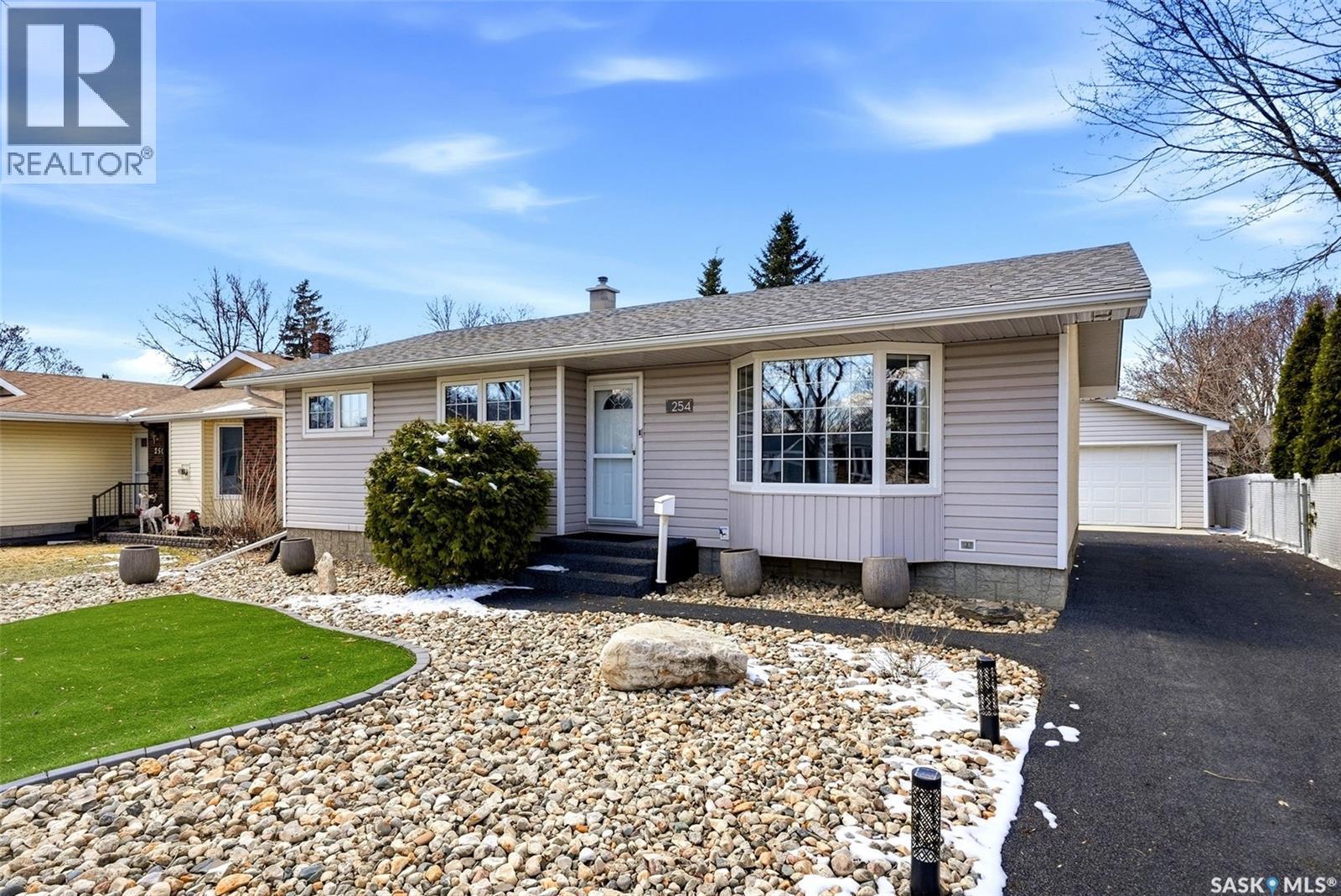254 Wells STREET, Regina, Saskatchewan