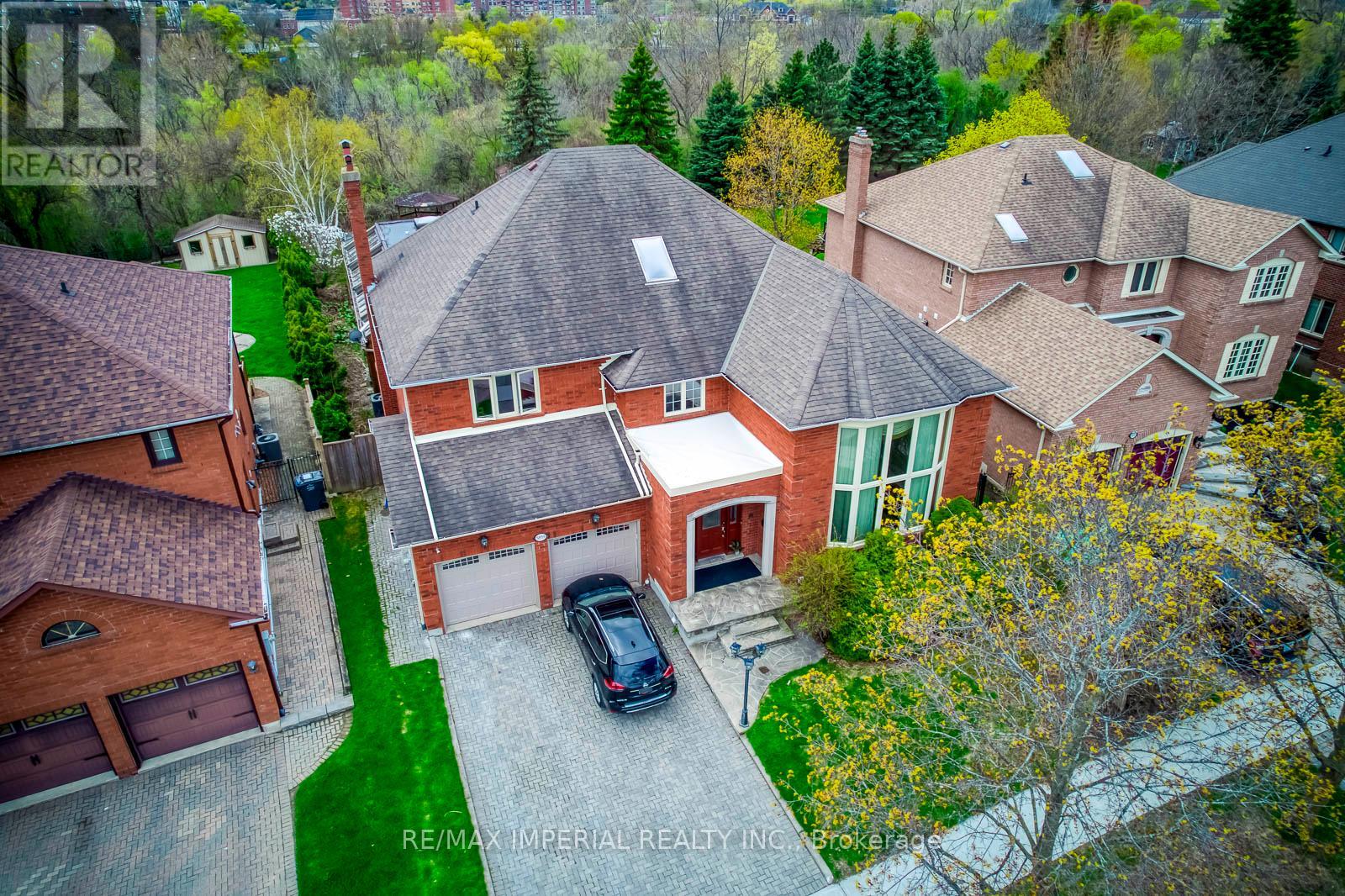 5859 Riverside Place, Mississauga, Ontario  L5M 4X1 - Photo 4 - W13057672