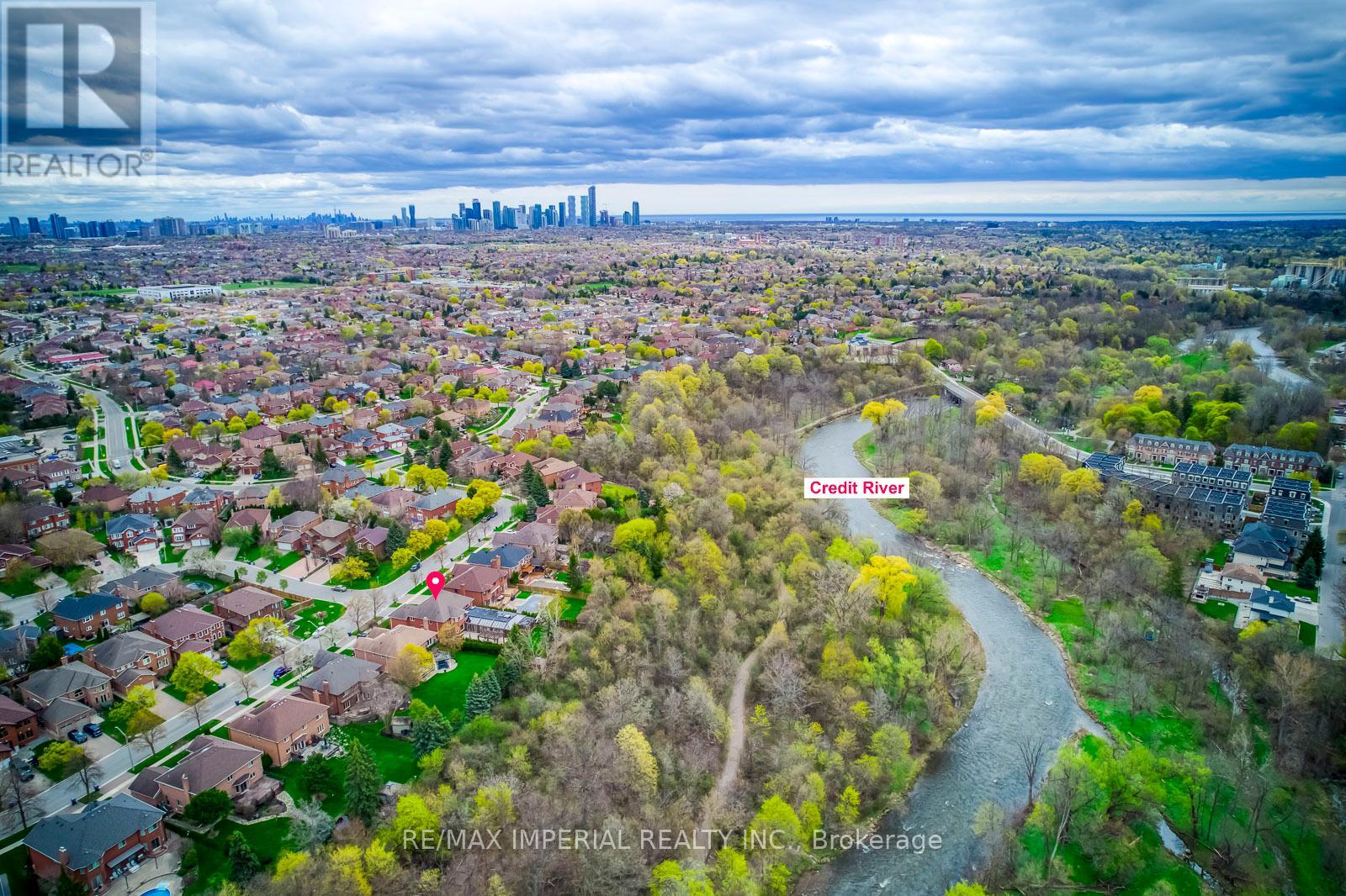 5859 Riverside Place, Mississauga, Ontario  L5M 4X1 - Photo 48 - W13057672