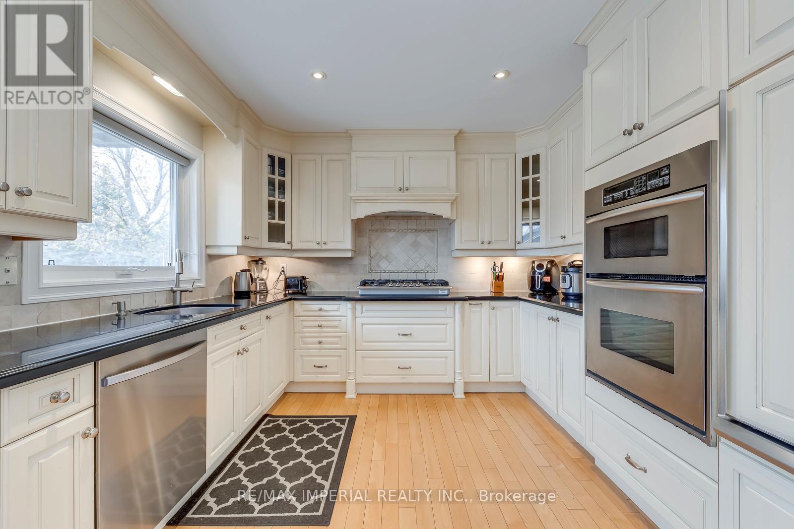 5859 Riverside Place, Mississauga, Ontario  L5M 4X1 - Photo 31 - W13057672