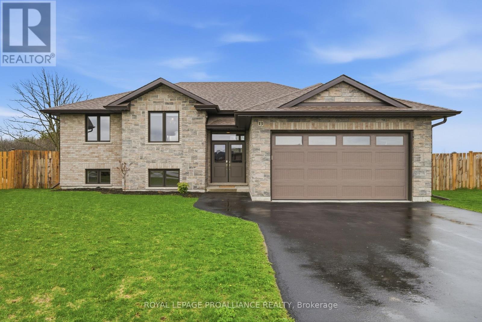 13 Cattail Crescent, Quinte West, Ontario  K8V 0J3 - Photo 3 - X13067084