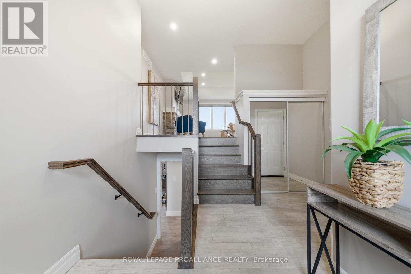 13 Cattail Crescent, Quinte West, Ontario  K8V 0J3 - Photo 6 - X13067084