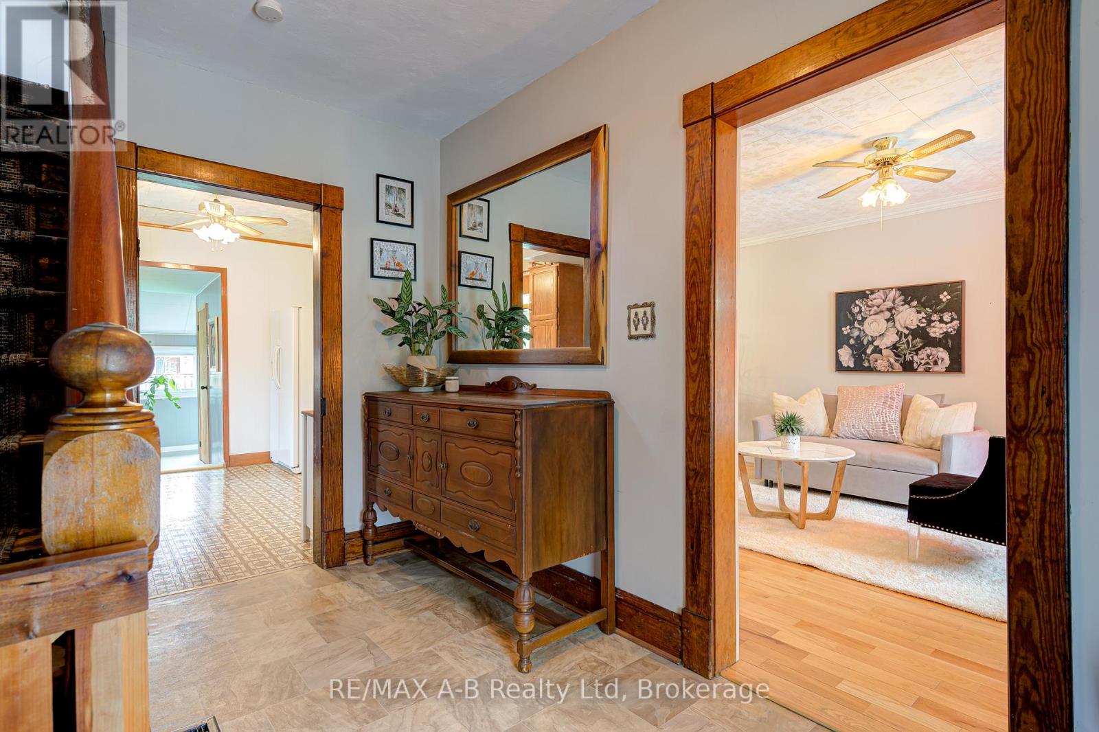 11 Brant Street, Stratford, Ontario  N5A 3X1 - Photo 10 - X13067032