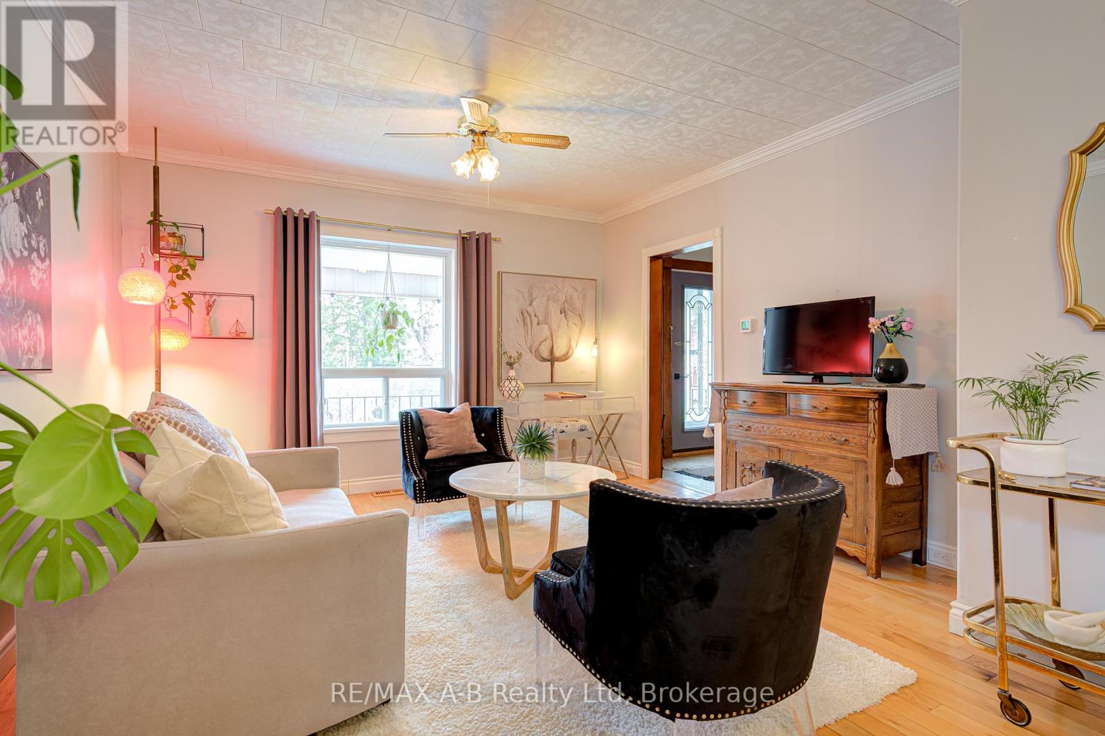 11 Brant Street, Stratford, Ontario  N5A 3X1 - Photo 12 - X13067032