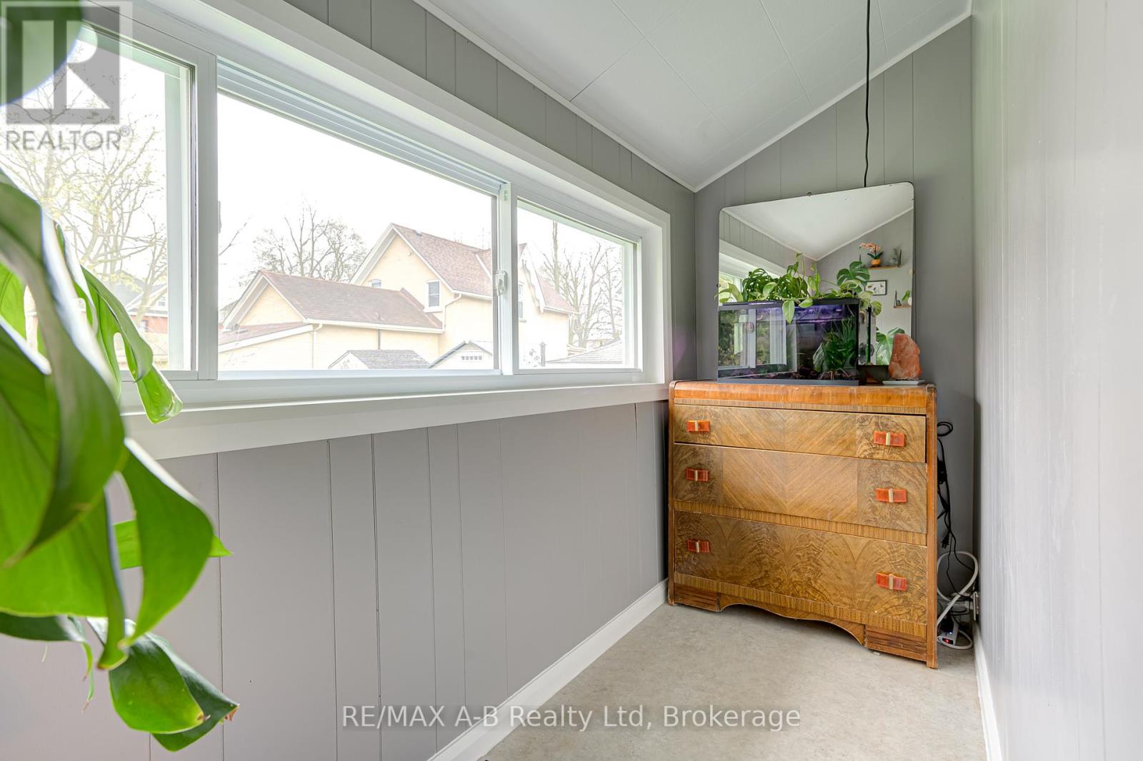 11 Brant Street, Stratford, Ontario  N5A 3X1 - Photo 21 - X13067032