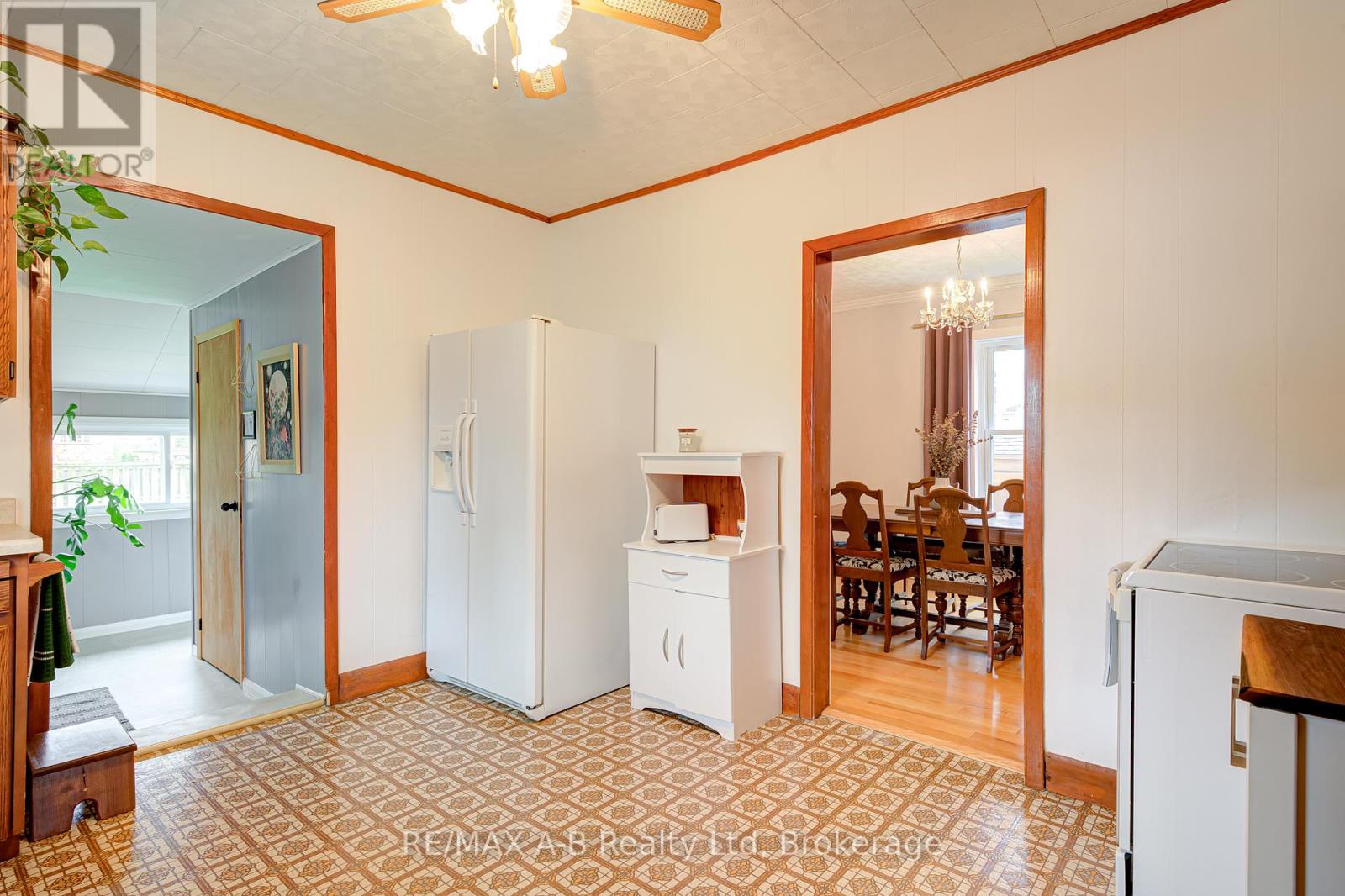 11 Brant Street, Stratford, Ontario  N5A 3X1 - Photo 22 - X13067032
