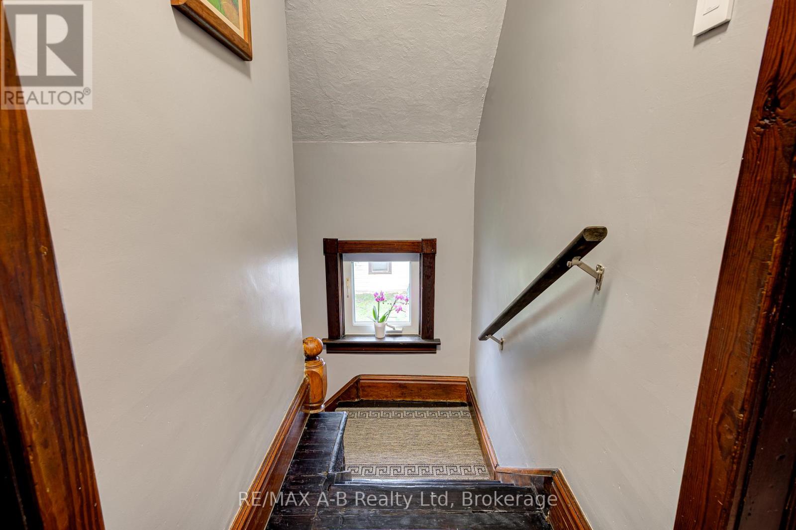 11 Brant Street, Stratford, Ontario  N5A 3X1 - Photo 24 - X13067032