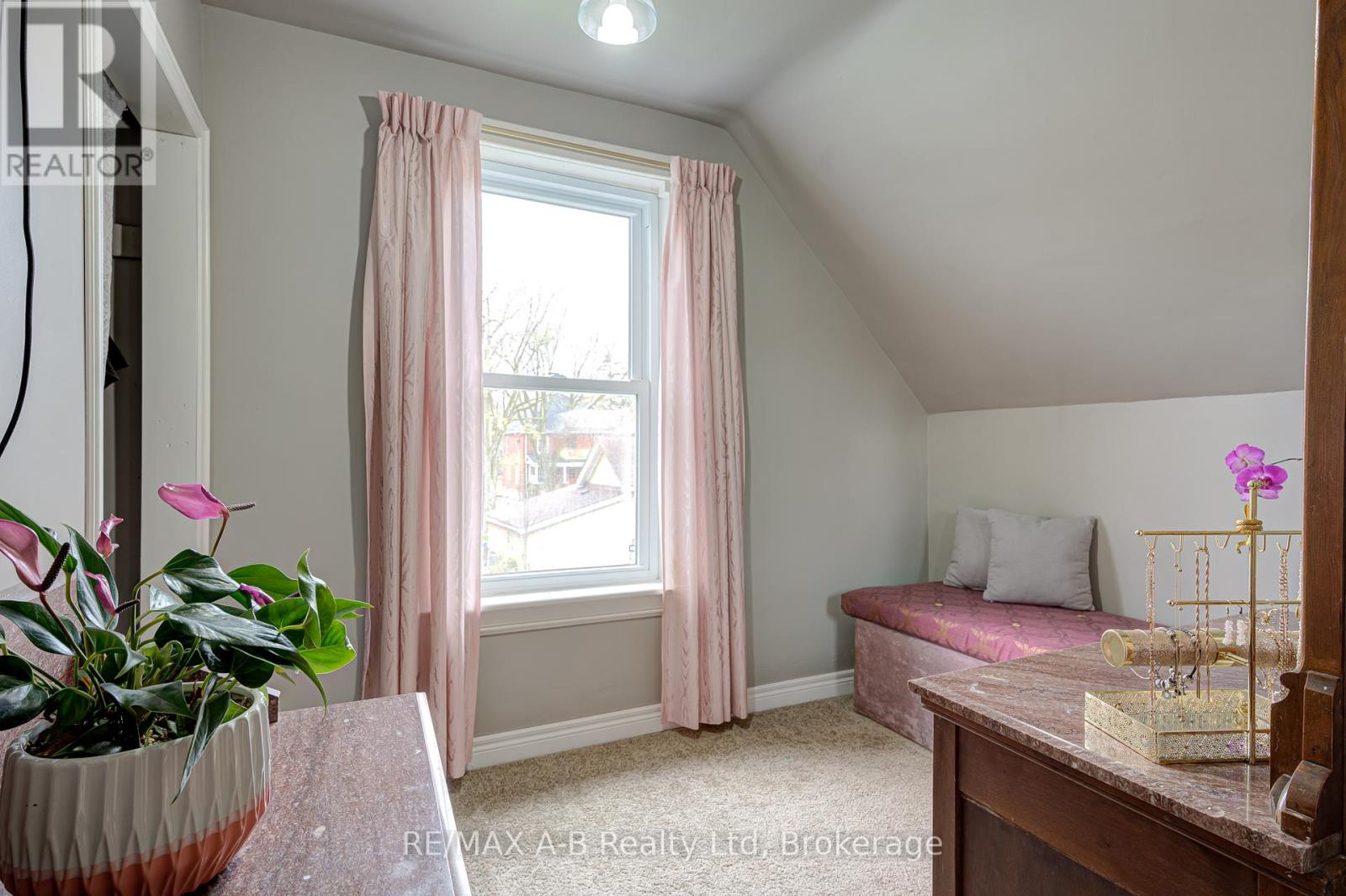 11 Brant Street, Stratford, Ontario  N5A 3X1 - Photo 27 - X13067032