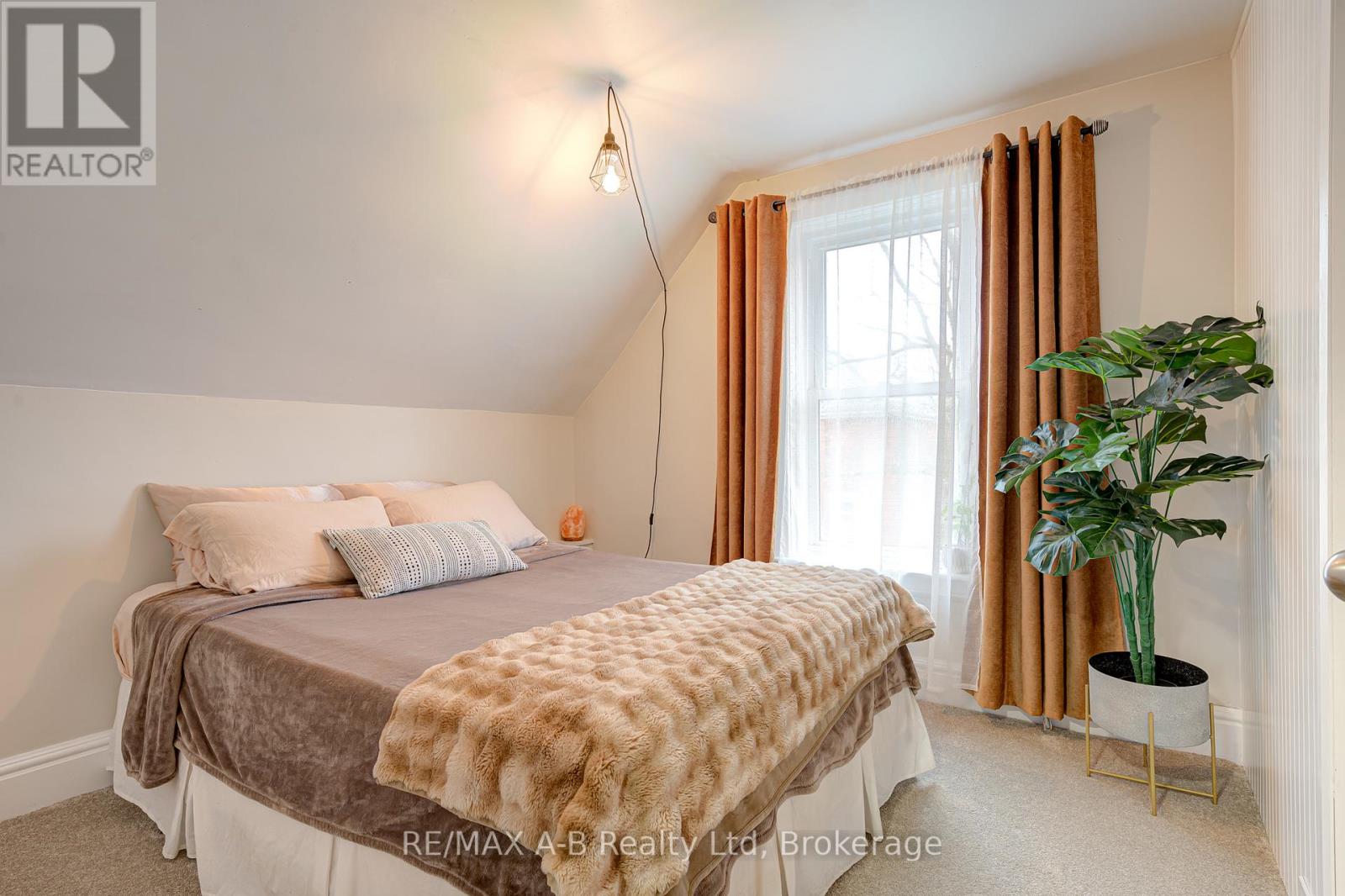 11 Brant Street, Stratford, Ontario  N5A 3X1 - Photo 31 - X13067032