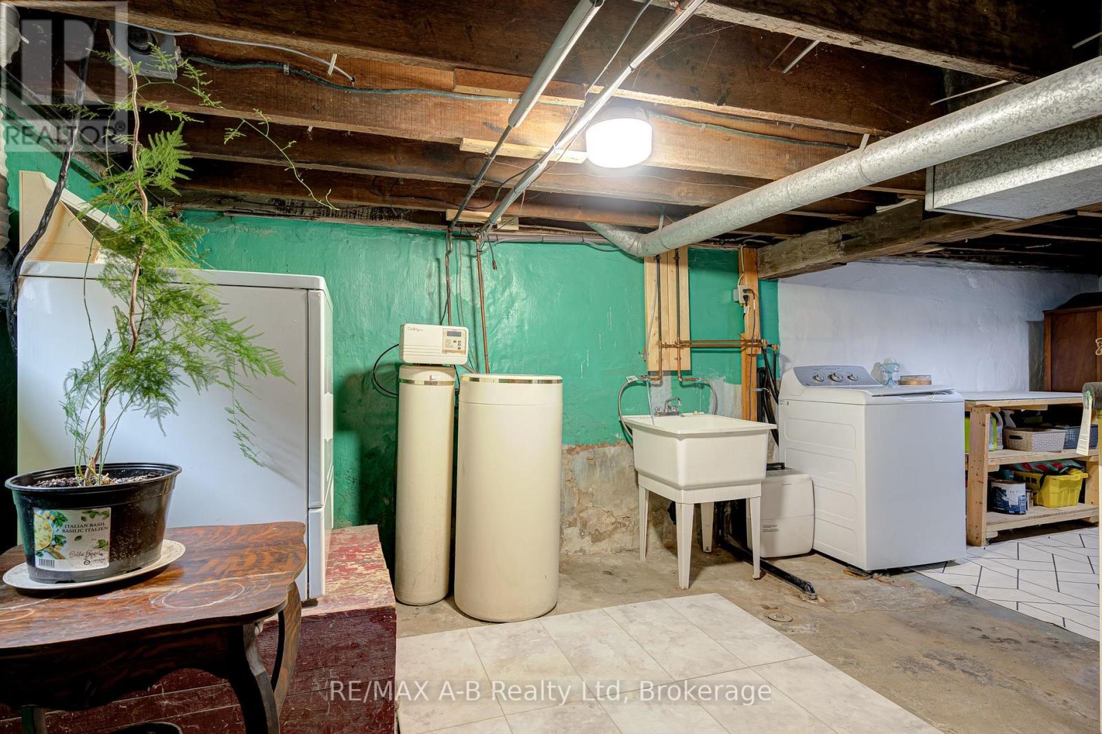 11 Brant Street, Stratford, Ontario  N5A 3X1 - Photo 45 - X13067032