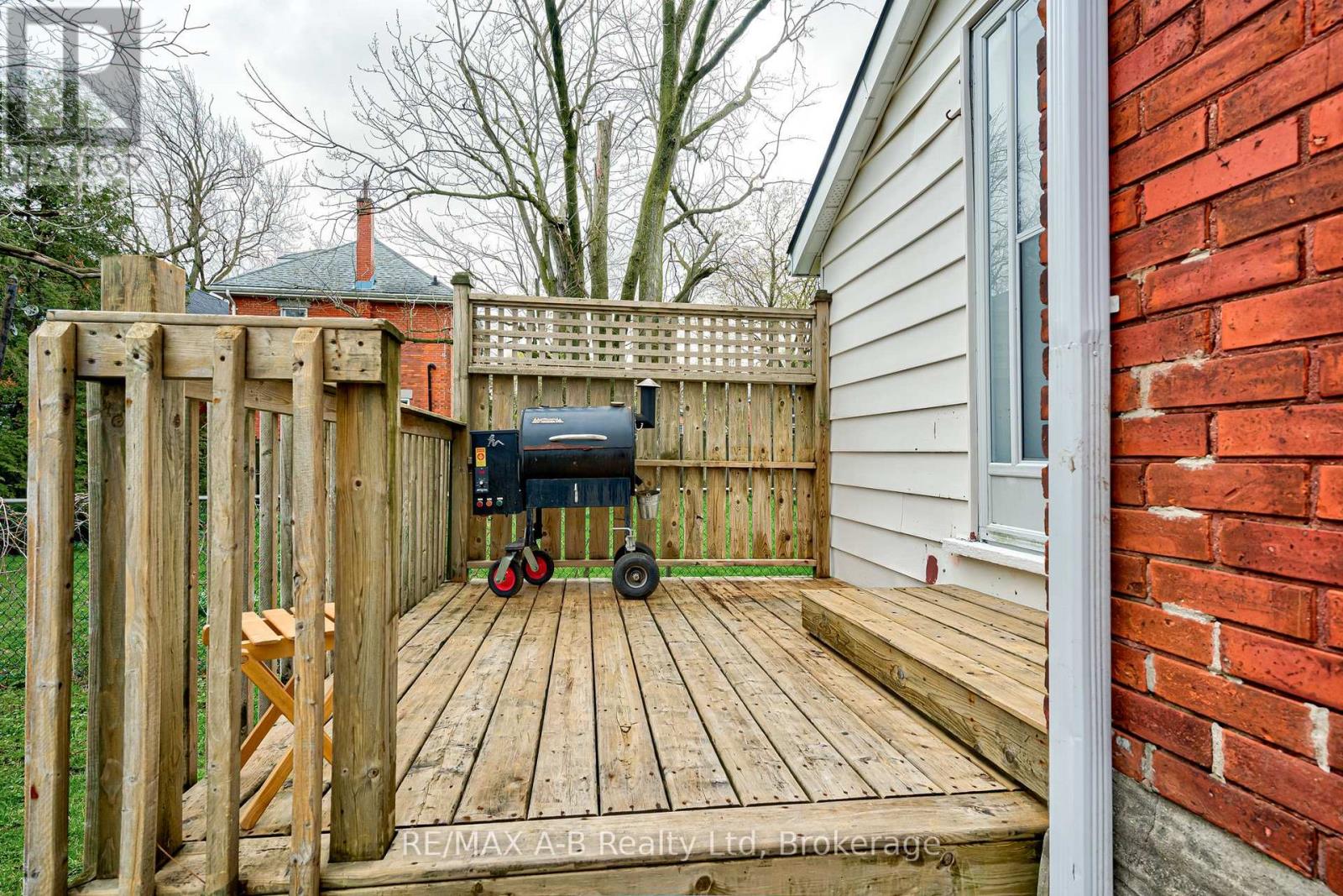 11 Brant Street, Stratford, Ontario  N5A 3X1 - Photo 47 - X13067032