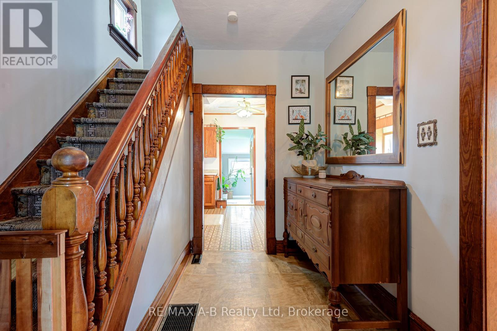 11 Brant Street, Stratford, Ontario  N5A 3X1 - Photo 7 - X13067032
