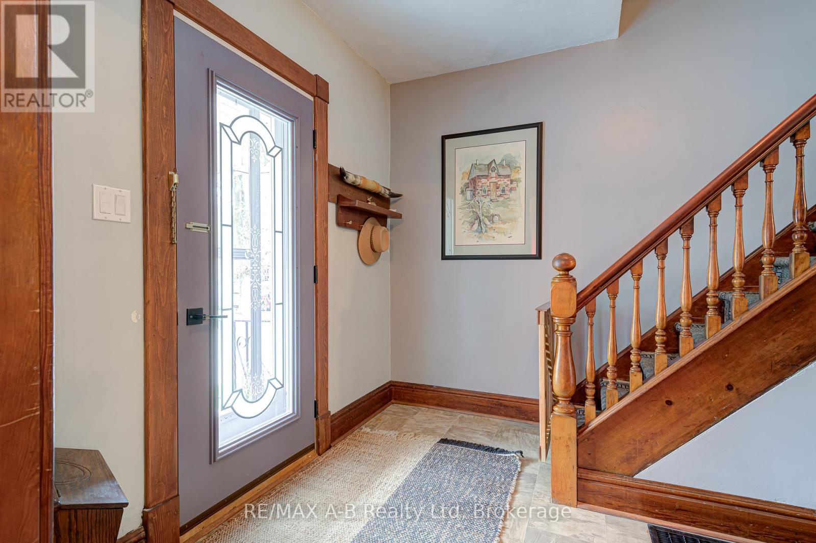 11 Brant Street, Stratford, Ontario  N5A 3X1 - Photo 9 - X13067032