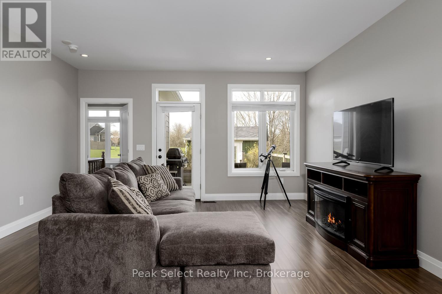 230 St. Maria Street, St. Marys, Ontario  N4X 0B3 - Photo 9 - X13067106