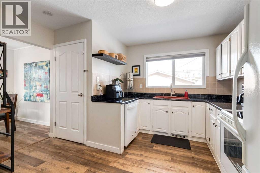 332 Avonburn Road Se, Calgary, Alberta  T2H 1N8 - Photo 8 - A2298574