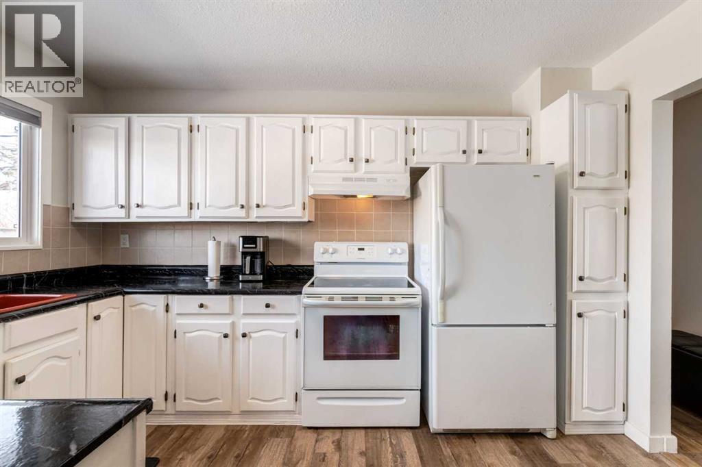 332 Avonburn Road Se, Calgary, Alberta  T2H 1N8 - Photo 12 - A2298574