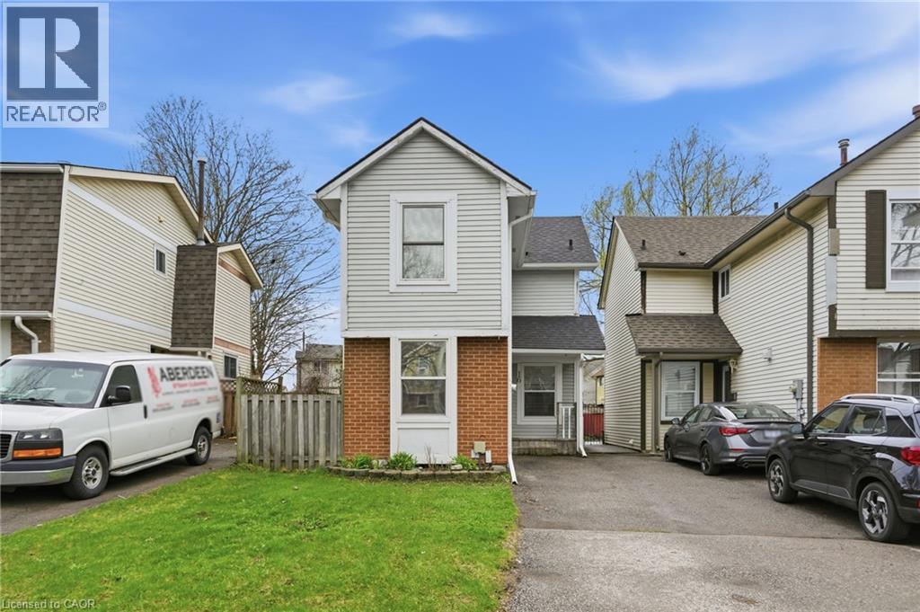 16 ENFIELD Crescent, Brantford, Ontario
