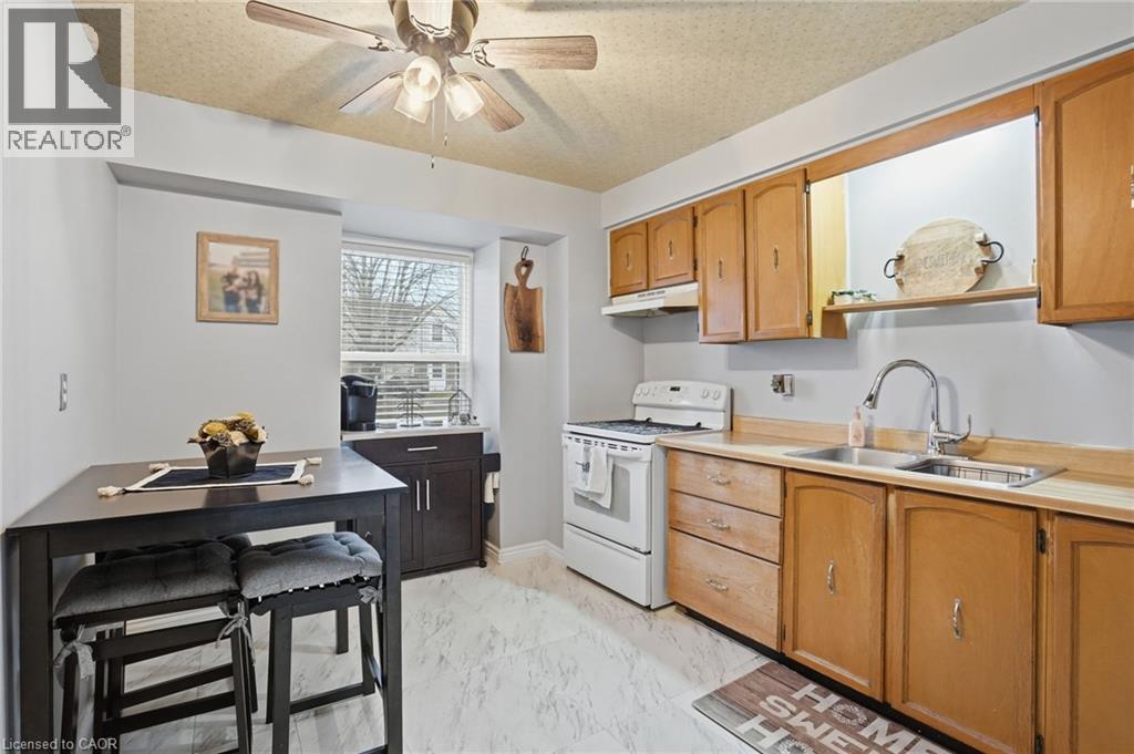 16 Enfield Crescent, Brantford, Ontario  N3P 1B2 - Photo 4 - 40821852