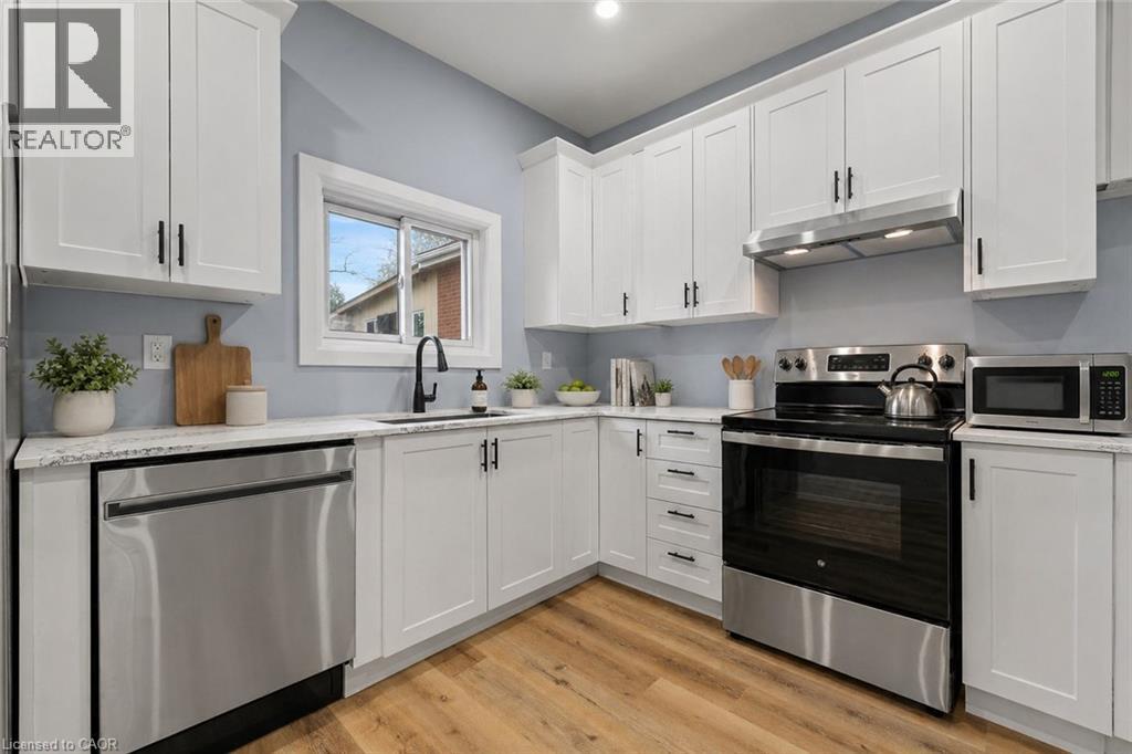 24 East 24th Street, Hamilton, Ontario  L8V 2X7 - Photo 14 - 40825877