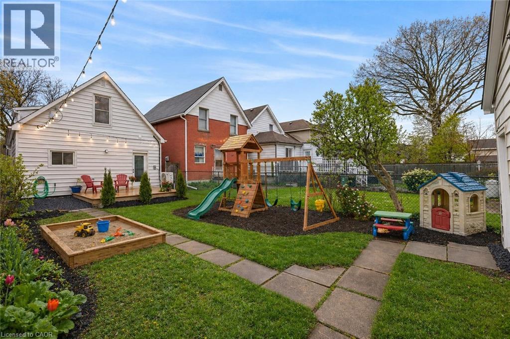24 East 24th Street, Hamilton, Ontario  L8V 2X7 - Photo 4 - 40825877