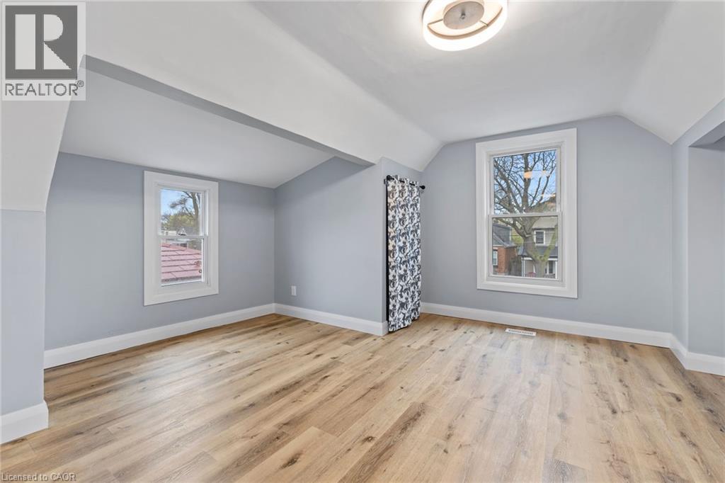 24 East 24th Street, Hamilton, Ontario  L8V 2X7 - Photo 27 - 40825877