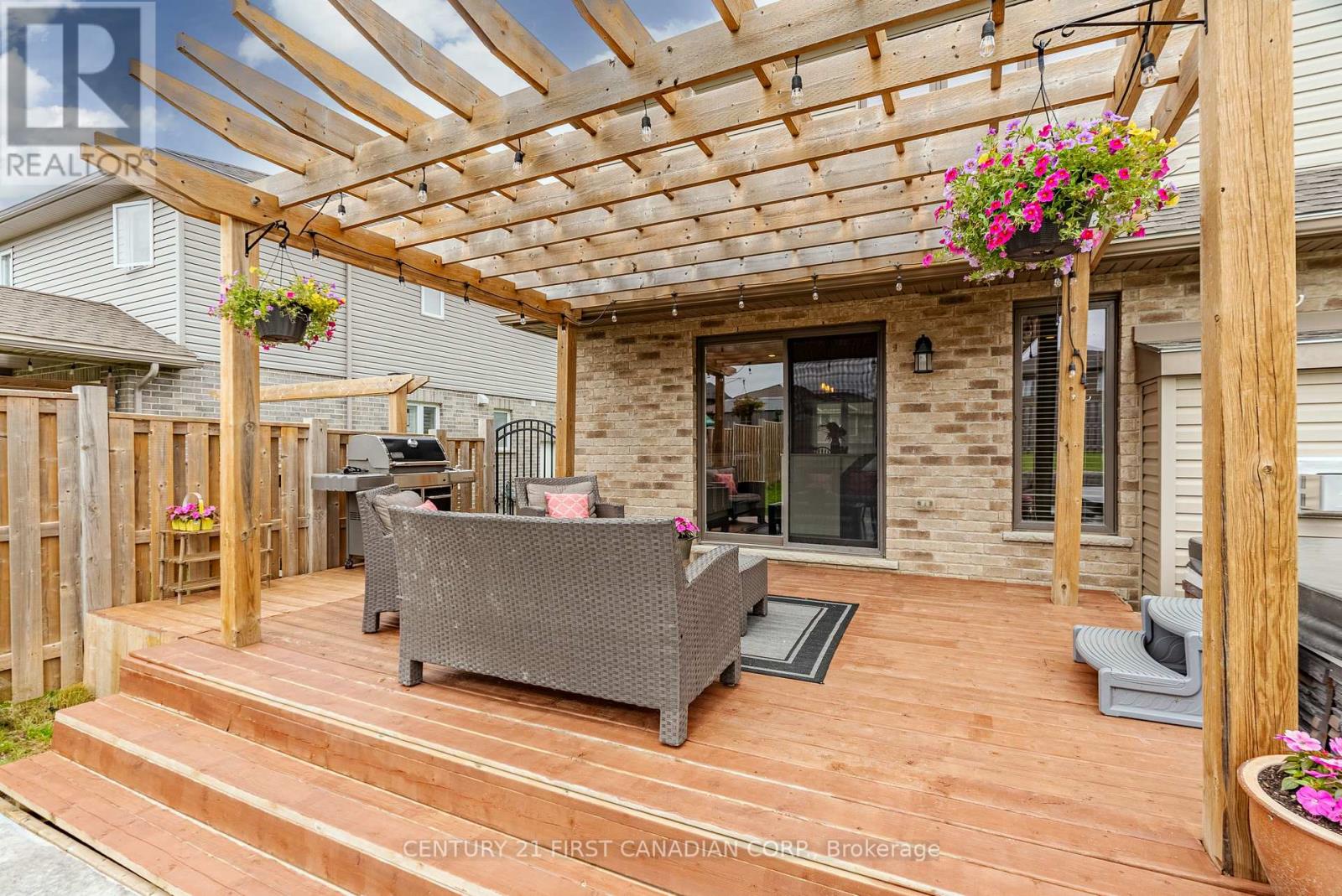 181 Gilmour Drive, Lucan Biddulph, Ontario  N0M 2J0 - Photo 3 - X13067116