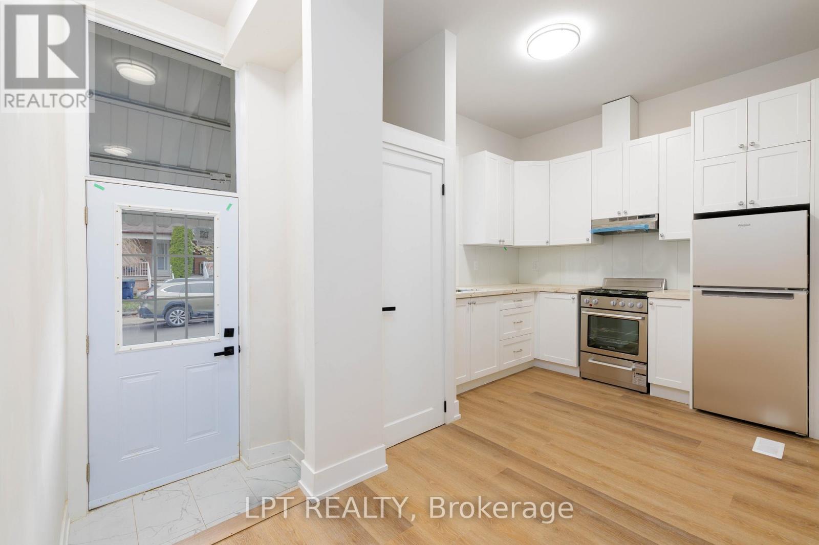 B - 627 Crawford Street, Toronto, Ontario  M6G 3K1 - Photo 3 - C13067098