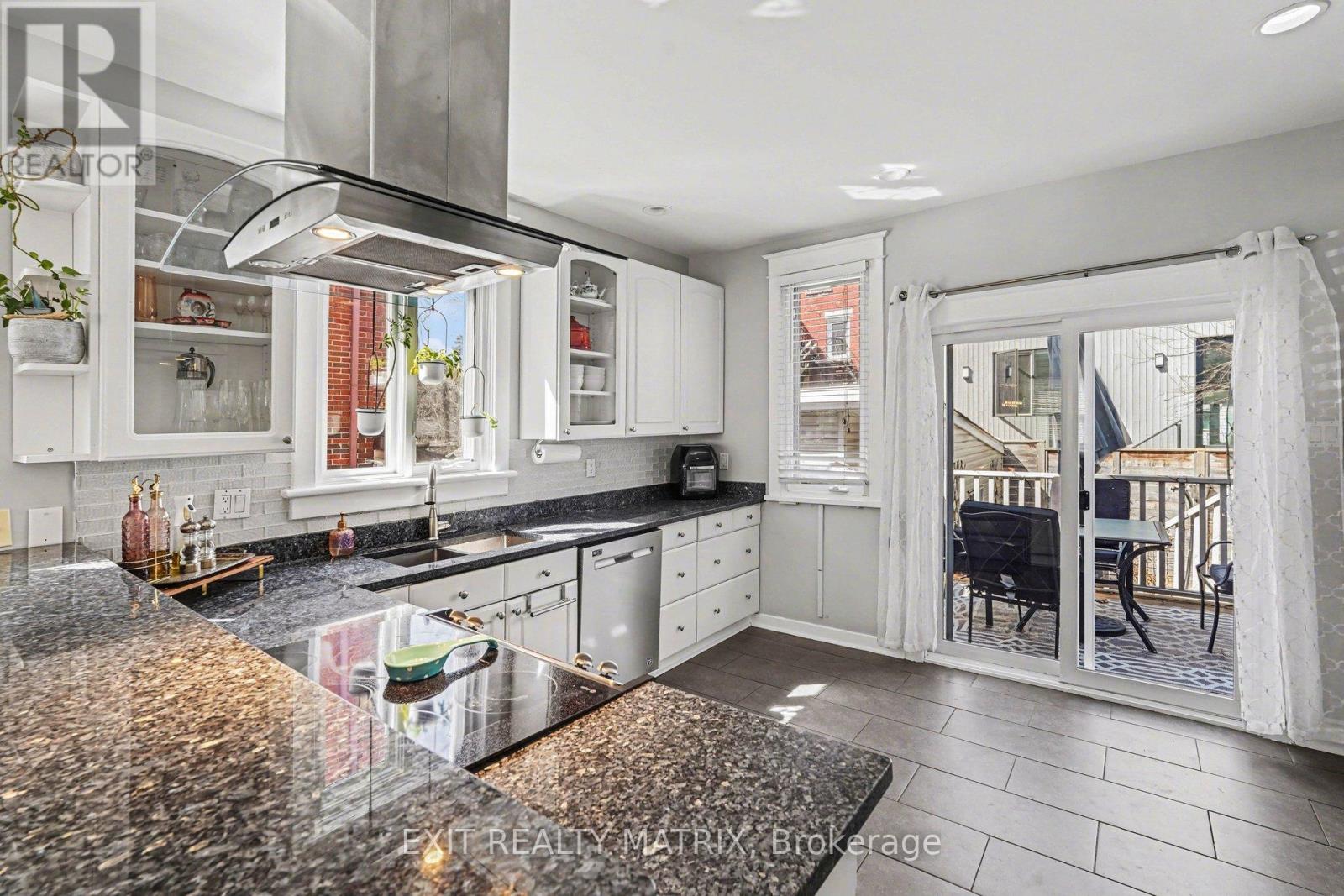 70 Springfield Road, Ottawa, Ontario  K1M 1C7 - Photo 7 - X13066918