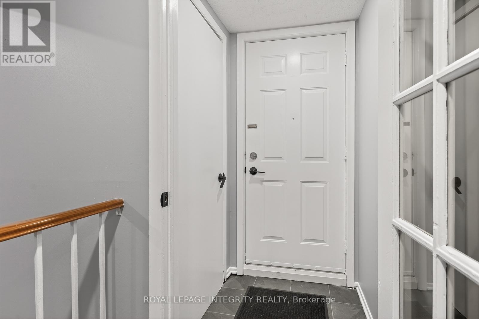 A - 207 Woodfield Drive, Ottawa, Ontario  K2G 4P2 - Photo 4 - X13067120