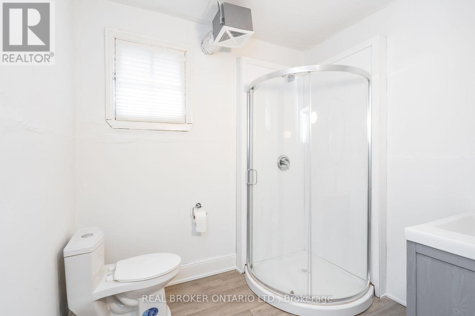36 & 38 Bruce Street, Oshawa, Ontario  L1H 1P7 - Photo 10 - E13066932