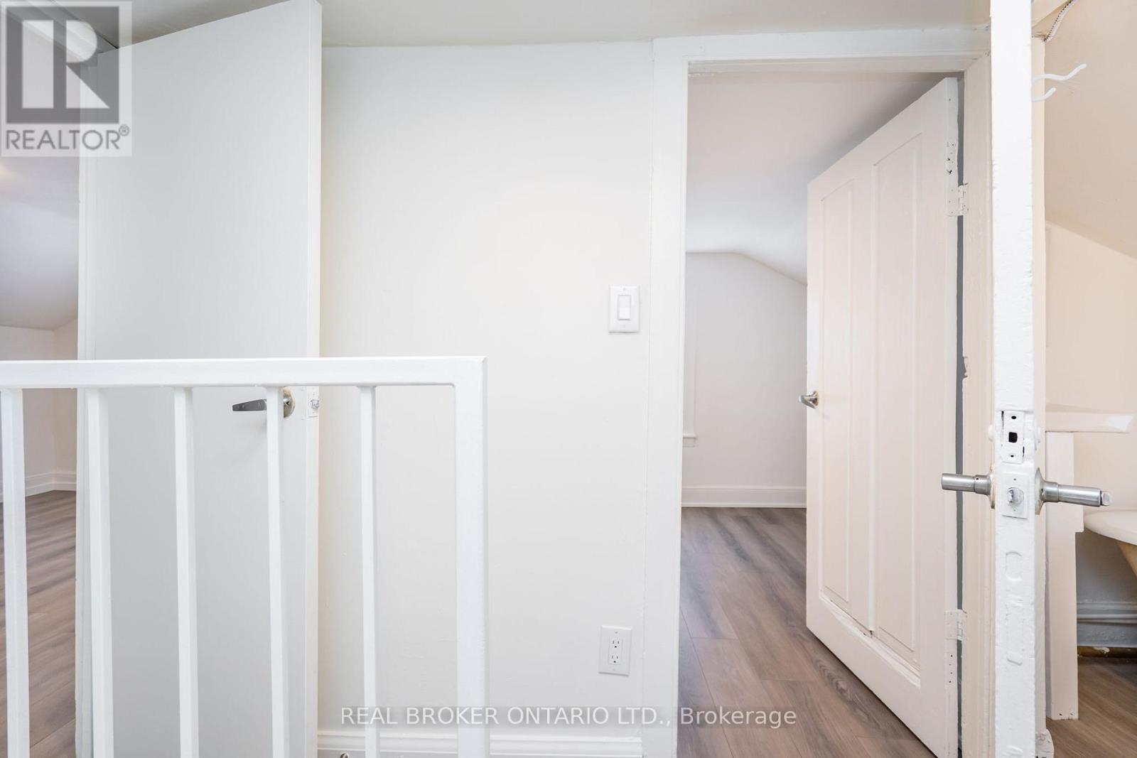 36 & 38 Bruce Street, Oshawa, Ontario  L1H 1P7 - Photo 12 - E13066932