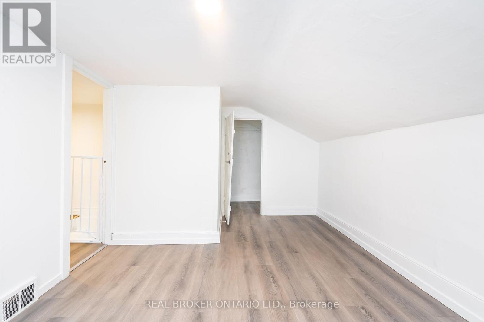 36 & 38 Bruce Street, Oshawa, Ontario  L1H 1P7 - Photo 17 - E13066932