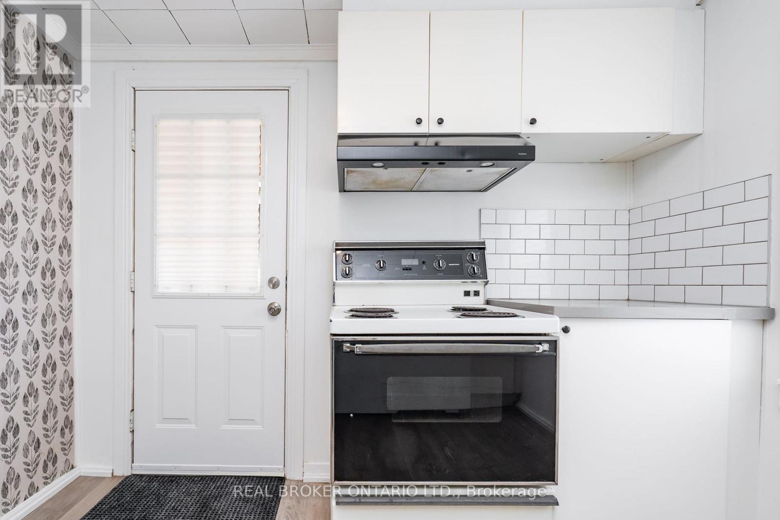 36 & 38 Bruce Street, Oshawa, Ontario  L1H 1P7 - Photo 6 - E13066932