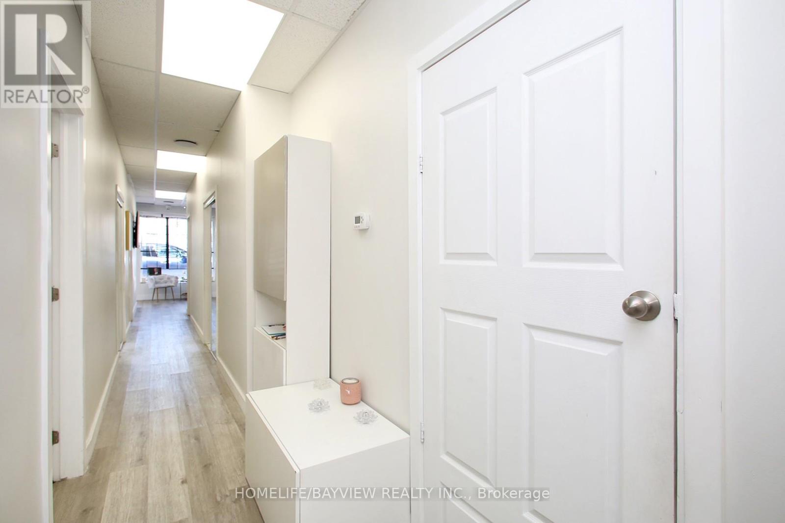 6166 Yonge Street, Toronto, Ontario  M2M 3X1 - Photo 6 - C13061230
