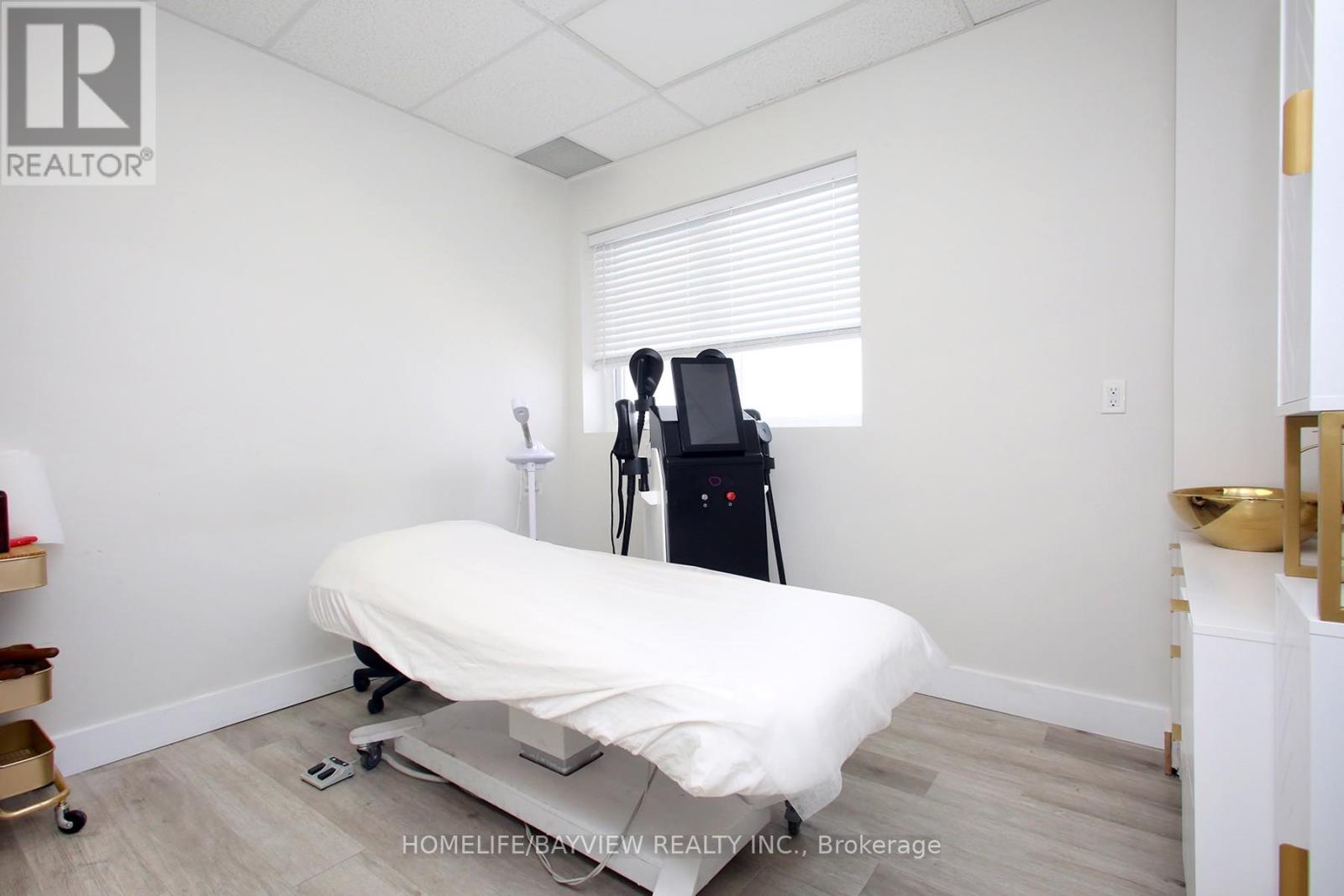 6166 Yonge Street, Toronto, Ontario  M2M 3X1 - Photo 7 - C13061230