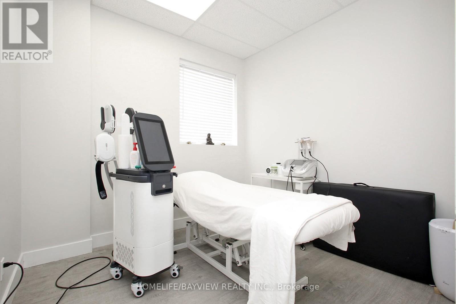 6166 Yonge Street, Toronto, Ontario  M2M 3X1 - Photo 8 - C13061230
