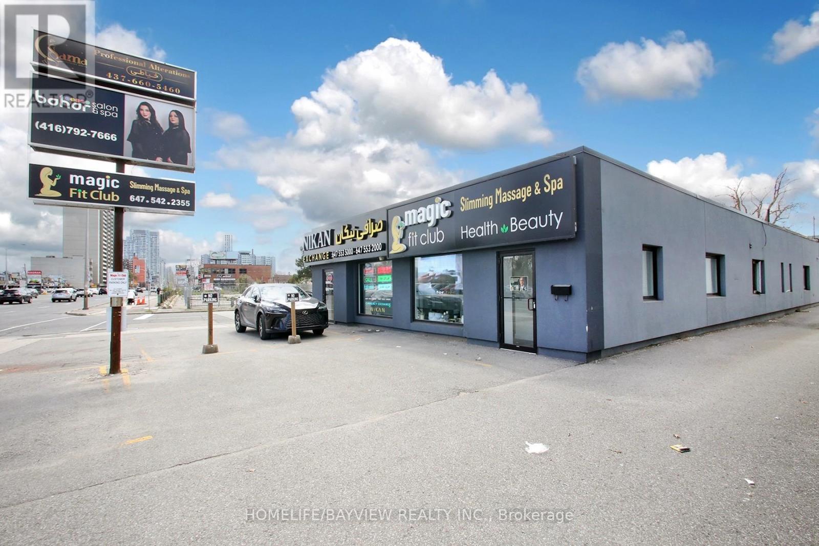6166 Yonge Street, Toronto, Ontario  M2M 3X1 - Photo 2 - C13061230
